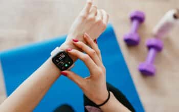 Wallpaper Smartwatch: Bikin Jam Tangan Pintar Kamu Makin Keren dan Personal!